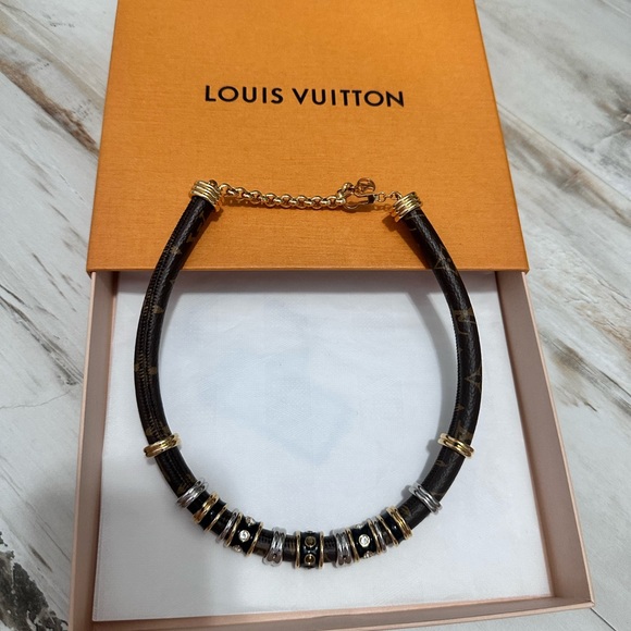 Louis Vuitton Jewelry - LV 🍁wild strass necklace new never used with box collectors piece